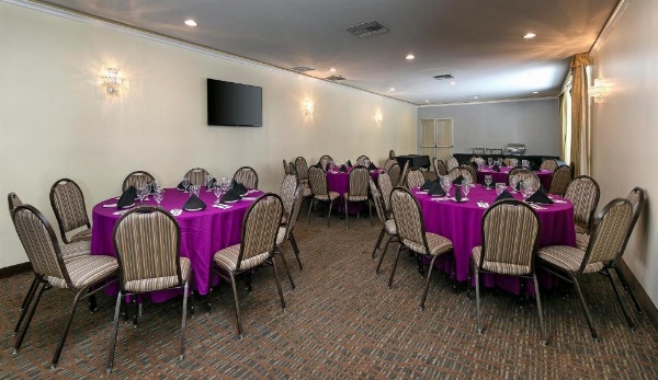 Holiday Inn West Covina Hotel image 12
