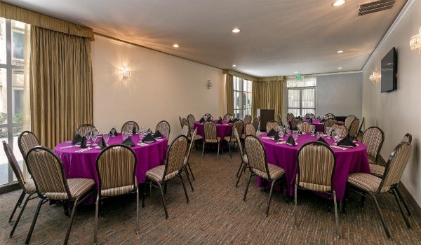 Holiday Inn West Covina Hotel image 13
