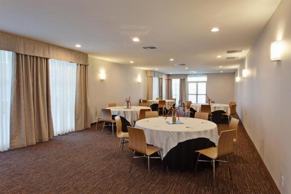 Holiday Inn West Covina Hotel image 29
